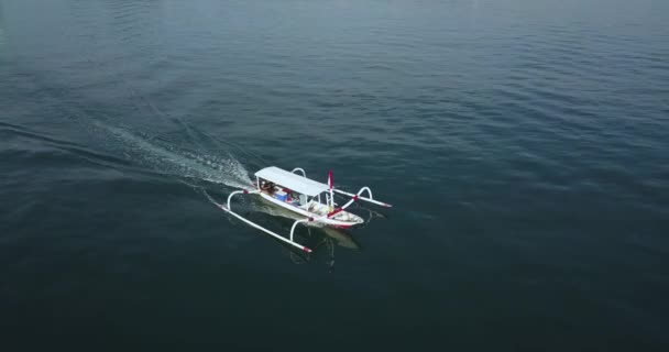 Flygfoto över Banca båt — Stockvideo