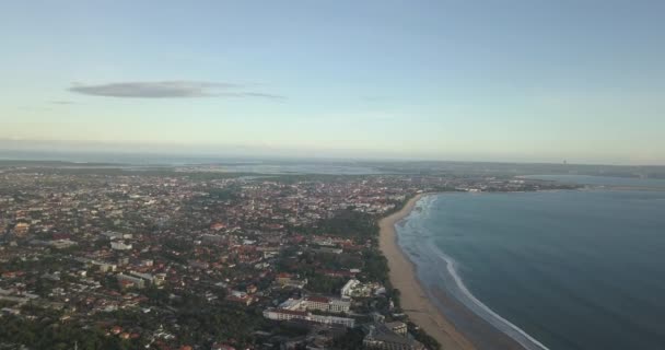 Вид с воздуха на пляж Double-six — стоковое видео