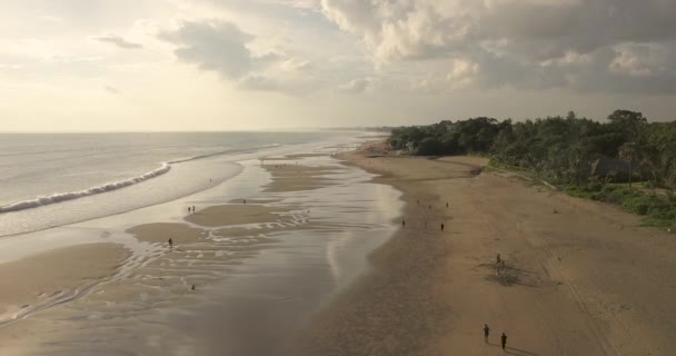 Вид с воздуха на пляж Double-six — стоковое видео