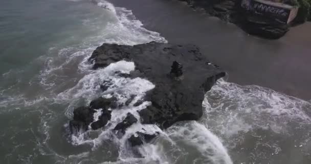 Vista aérea da praia de Batu Bolong — Vídeo de Stock