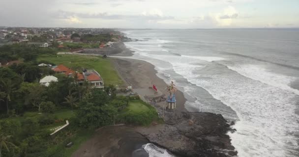 Veduta aerea della spiaggia di Pererenan — Video Stock