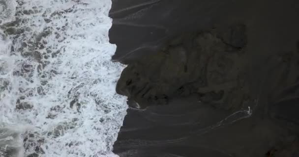 Aerial view of rock in an ocean — Stock Video