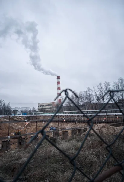 Luftverschmutzung Durch Rauch Aus Dem Fabrikschornstein — Stockfoto