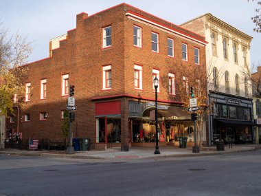 Frederick Maryland 'deki Market Caddesi ve 2. Cadde' nin köşesinde.