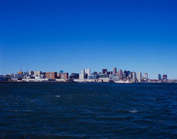 Grande parte do horizonte de Boston a partir do porto — Fotografia de Stock