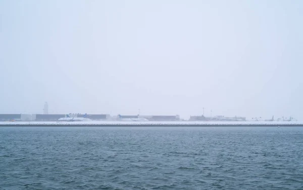 Boston Massachusetts, 3 de dezembro de 2019: Logan Internation Airport Hit By A Snow Storm — Fotografia de Stock