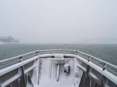 Sise Giden Bir Feribotun Yayı