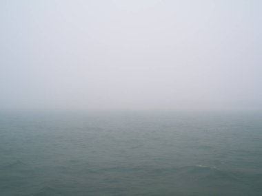 Sabahları Okyanusta Düşük Görüş Alanı