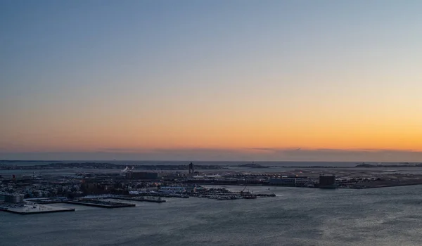 Porto e horizonte de Boston ao nascer do sol no inverno — Fotografia de Stock