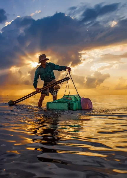 Pêcheurs Pêchent Poisson Aube Asie — Photo