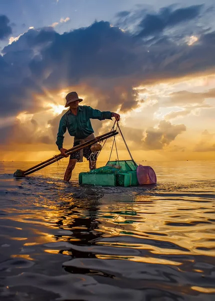 Pêcheurs Pêchent Poisson Aube Asie — Photo