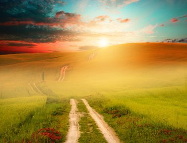 Gün batımı alan ve yol