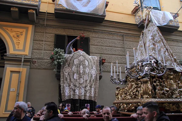 Castellammare Stabia Naples Italy January 2020 Faithful Woman Throws Flowers — Stock Photo, Image