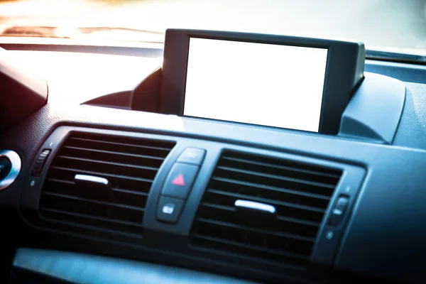 Навигационный экран в автомобиле — стоковое фото