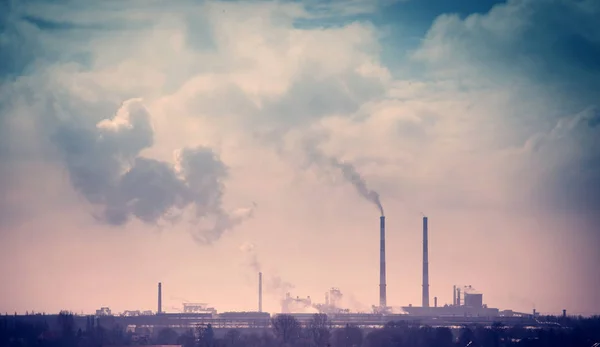 Smelter smoke from the chimneys — Stock Photo, Image