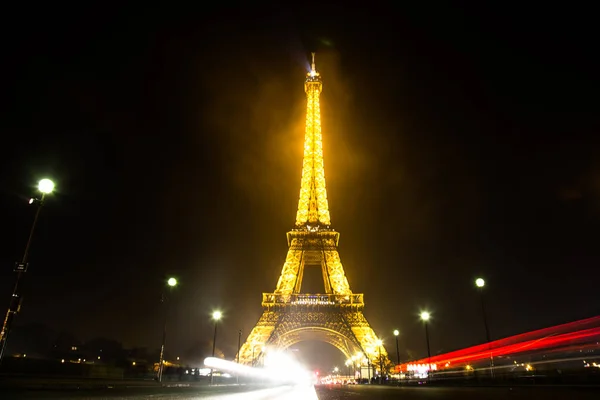 Illuminierter Eiffelturm — Stockfoto