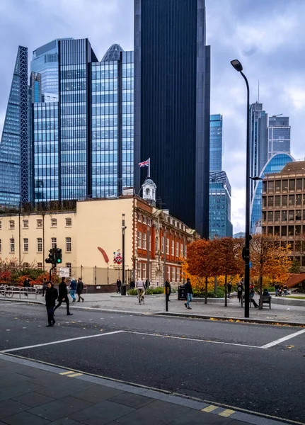 City street glass building perspective — Stock Photo, Image