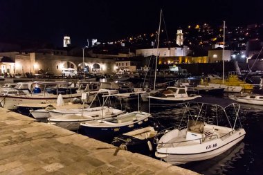 Eski liman ve gece arsenal Dubrovnik, Hırvatistan
