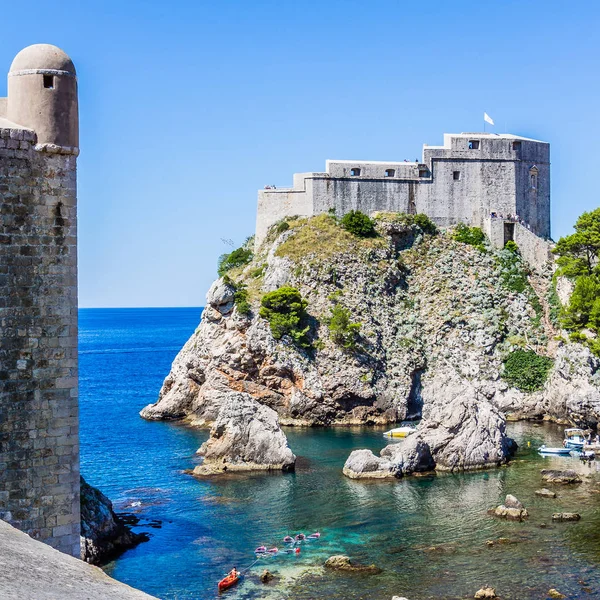 Koyu, şehir duvar Kulesi ve Fort Lovrijenac Dubrovnik, Hırvatistan