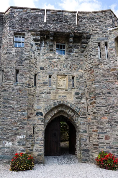 Skotský Eilean Donan castle východní dveře — Stock fotografie