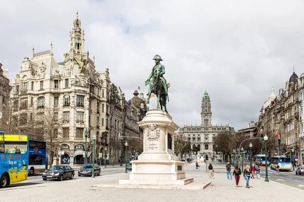 King Pedro IV's equestrian statue at Freedom Square in Porto, Po — Stock Photo, Image