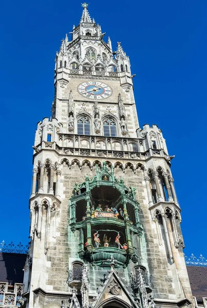 Новая башня Зала Совета на площади Мариенплац в Мюнхене, Германия — стоковое фото