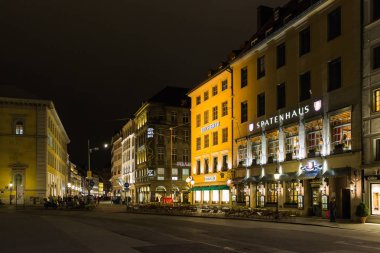 Max Joseph Meydanı ve Residenz sokak Münih, Almanya