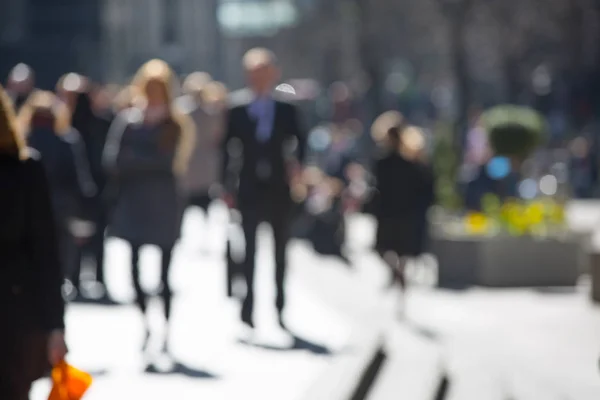 ロンドンのシティにビジネスの人々 を歩いての不鮮明な画像。イギリス — ストック写真