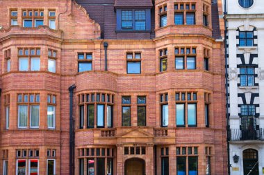 Kensington periyodik binalar sıra ile konut aria. Londra'nın merkezinde lüks mal. İngiltere
