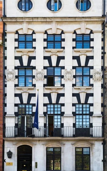 Kensington periyodik binalar sıra ile konut aria. Londra'nın merkezinde lüks mal. İngiltere — Stok fotoğraf