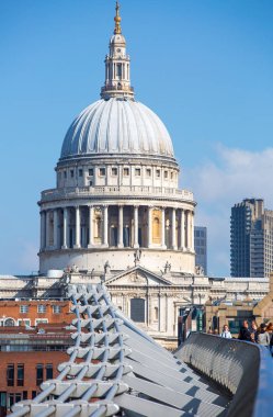  St. Paul Katedrali ve millennium Köprüsü. Londra İngiltere