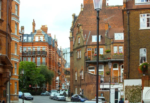 Luksusowych apartamentowców w Kensington. London, Wielka Brytania — Zdjęcie stockowe