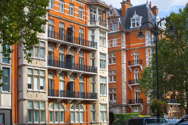 Роскошные жилые дома в Кенсингтоне. Лондон, Великобритания — стоковое фото