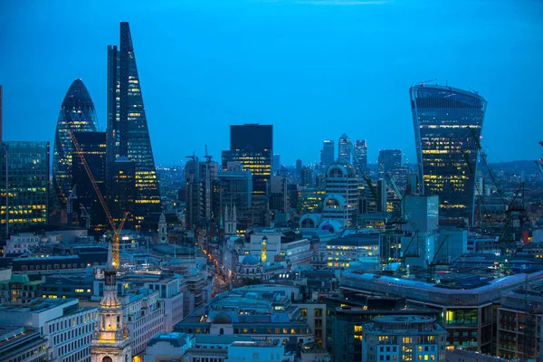 Şehir Londra gün batımında. Londra, İngiltere — Stok fotoğraf