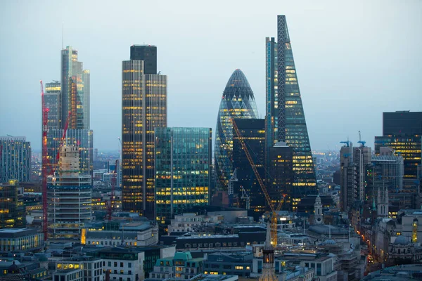 伦敦金融城在日落时。伦敦，英国 — 图库照片
