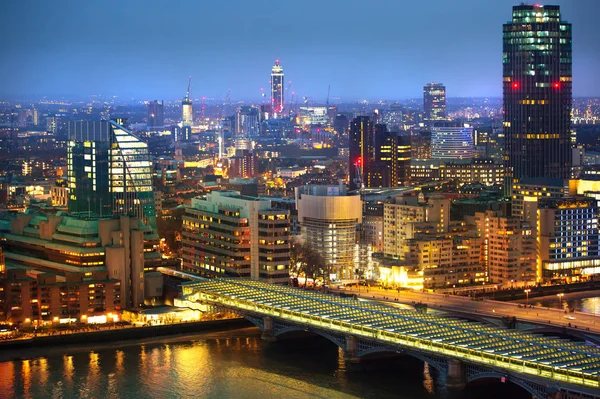 Cidade de Londres vista noturna. Londres, Reino Unido — Fotografia de Stock