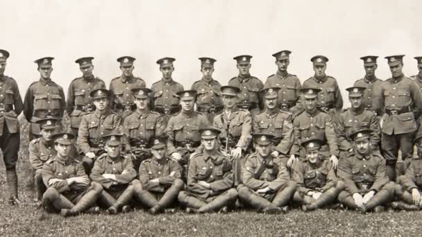 British Regiment Group Photo 1940Th English Vintage Photo — Stock Video