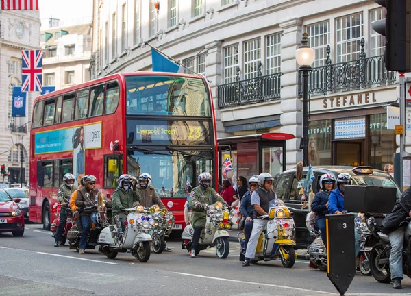 Londres Reino Unido Octubre 2015 Calle Regente Decorada Con Banderas —  Fotos de Stock