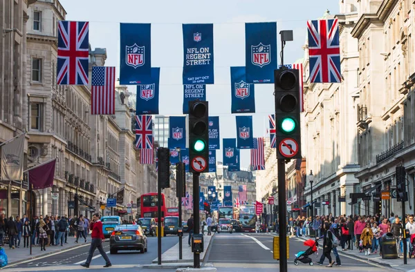 London Storbritannien Oktober 2015 Regent Street Dekorerad Med Brittiska Flaggor — Stockfoto