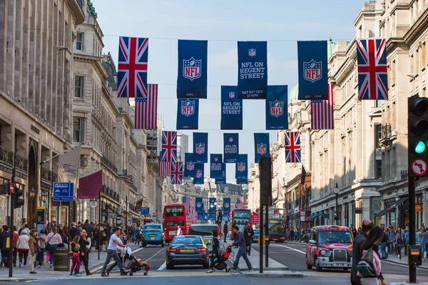 London Storbritannien Oktober 2015 Regent Street Dekorerad Med Brittiska Flaggor — Stockfoto