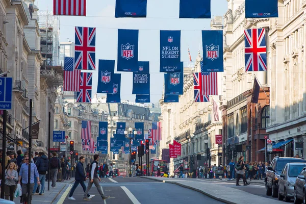 London Wielka Brytania Października 2015 Regent Street Ozdobione Brytyjskie Flagi — Zdjęcie stockowe