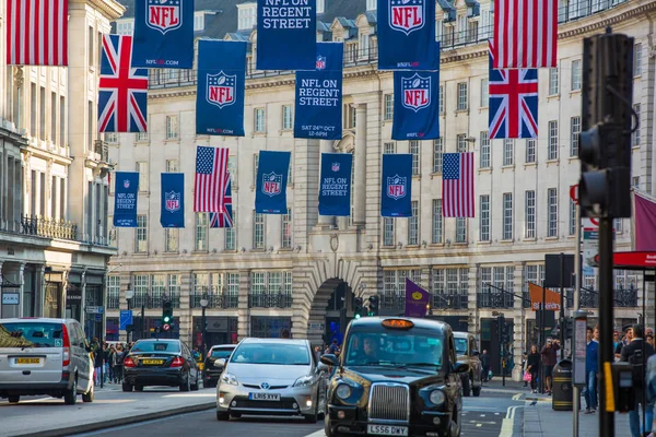 London Storbritannien Oktober 2015 Regent Street Dekorerad Med Brittiska Flaggor — Stockfoto