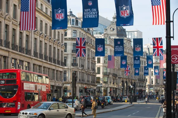 London Storbritannien Oktober 2015 Regent Street Dekorerad Med Brittiska Flaggor — Stockfoto