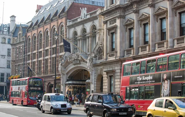 London October 2015 Piccadilly Street Lots People Transport Road Road — Stock Photo, Image