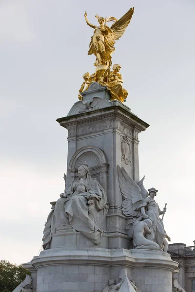 Londra Ngiltere Ekim 2016 Kraliçe Victoria Anıtı — Stok fotoğraf