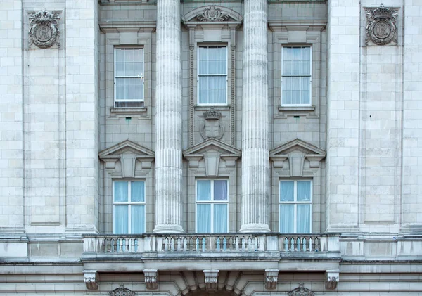 ロンドン イギリス 2016 エリザベス女王二世イギリスの君主の住居であるバッキンガム宮殿 ロイヤル バルコニー — ストック写真