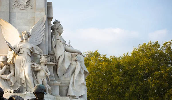 Londres Reino Unido Outubro 2016 Monumento Rainha Vitória — Fotografia de Stock