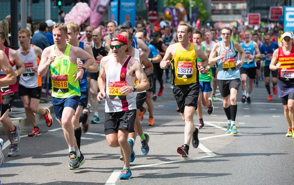 Gelukkig Marathonloper Juichen Door Publiek Liefdadigheid Geld Verhogen — Stockfoto