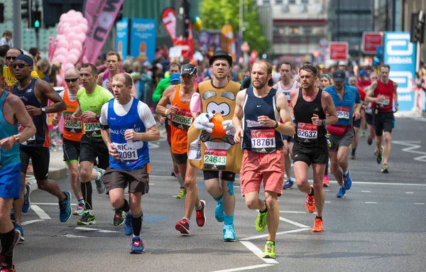 Happy Marathon Runner Cheering Public Charity Money Raise — Stock Photo, Image