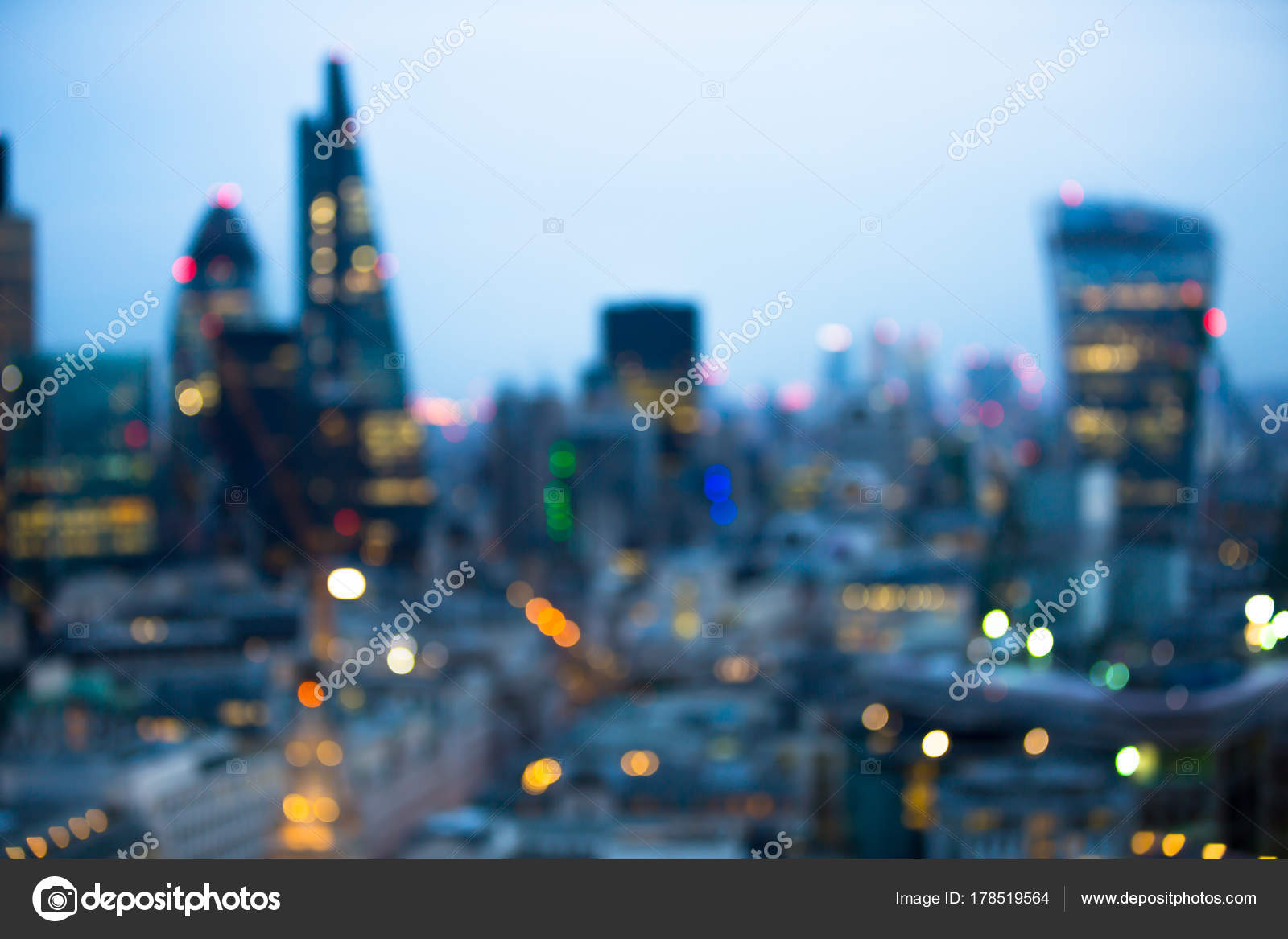 ロンドンの街の夜景のぼかし 街ぼやけた写真 ピンぼけ画像 英国ロンドン ストック写真 C Irstone ロンドンの街の夜景のぼかし 街ぼやけた写真 ピンぼけ画像 英国ロンドン ストック写真 C Irstone